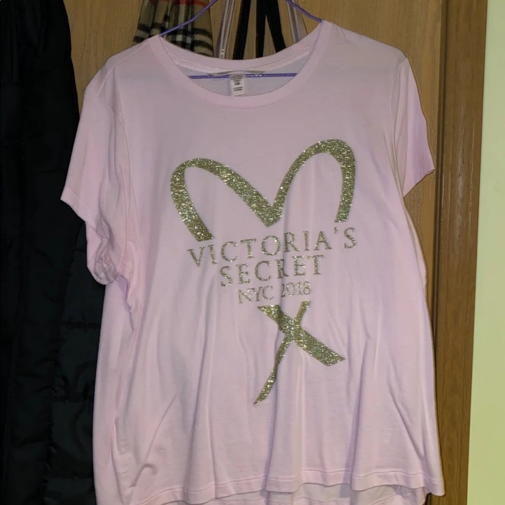 ✨VS Fashion Show Shirt✨